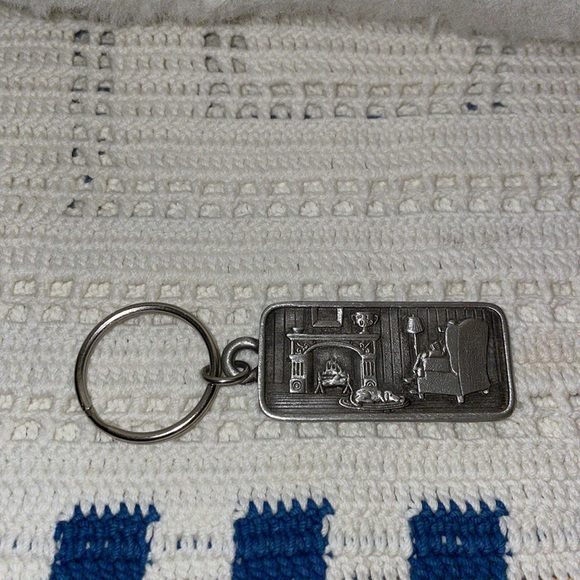 Vintage Rare 1980’s Ms. Dee Genuine Pewter Lid Trinket box, tie pin & Keychain. - Picture 7 of 11